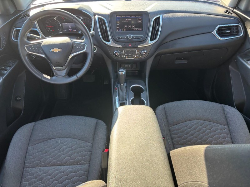 Chevrolet Equinox Vehicle Full-screen Gallery Image 11