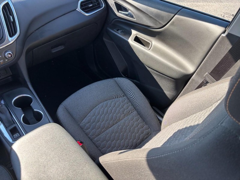 Chevrolet Equinox Vehicle Full-screen Gallery Image 14