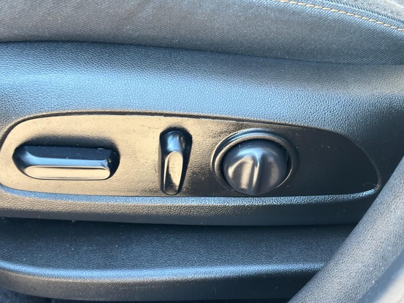 Chevrolet Equinox Vehicle Full-screen Gallery Image 15