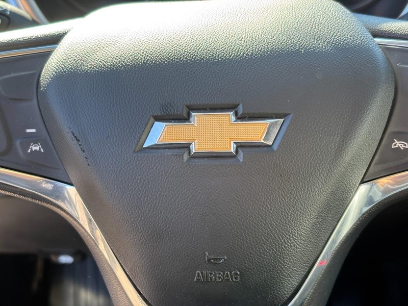 Chevrolet Equinox Vehicle Full-screen Gallery Image 19