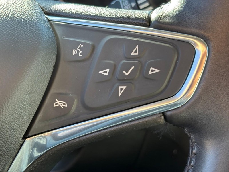 Chevrolet Equinox Vehicle Full-screen Gallery Image 20