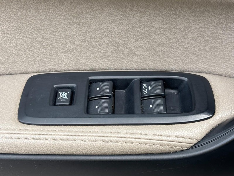 Ford Ranger Vehicle Full-screen Gallery Image 16