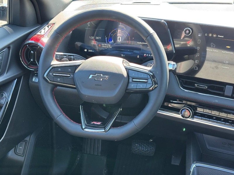 Chevrolet Equinox Vehicle Full-screen Gallery Image 7