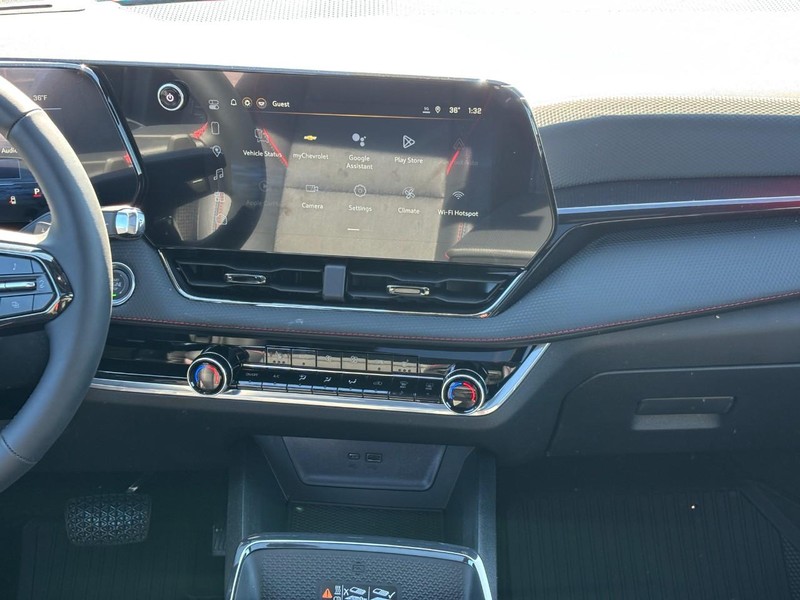 Chevrolet Equinox Vehicle Full-screen Gallery Image 8