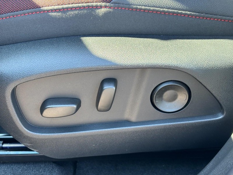 Chevrolet Equinox Vehicle Full-screen Gallery Image 10