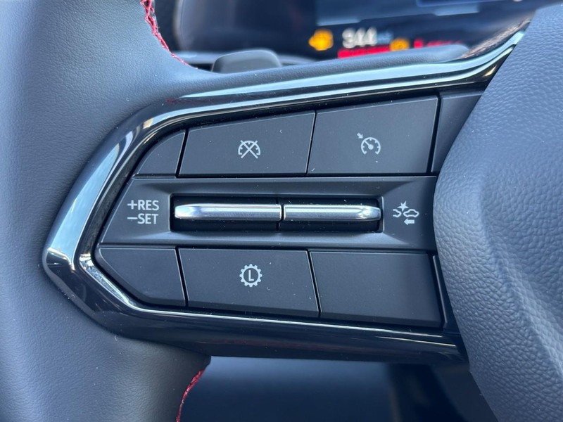 Chevrolet Equinox Vehicle Full-screen Gallery Image 12