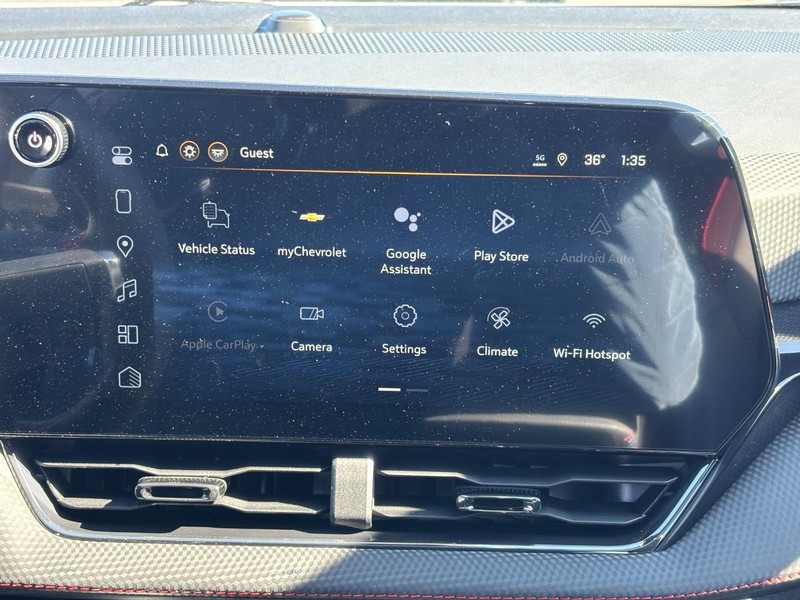 Chevrolet Equinox Vehicle Full-screen Gallery Image 16