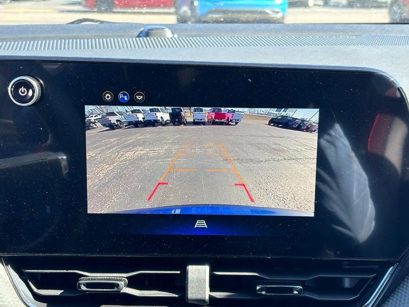 Chevrolet Equinox Vehicle Full-screen Gallery Image 18