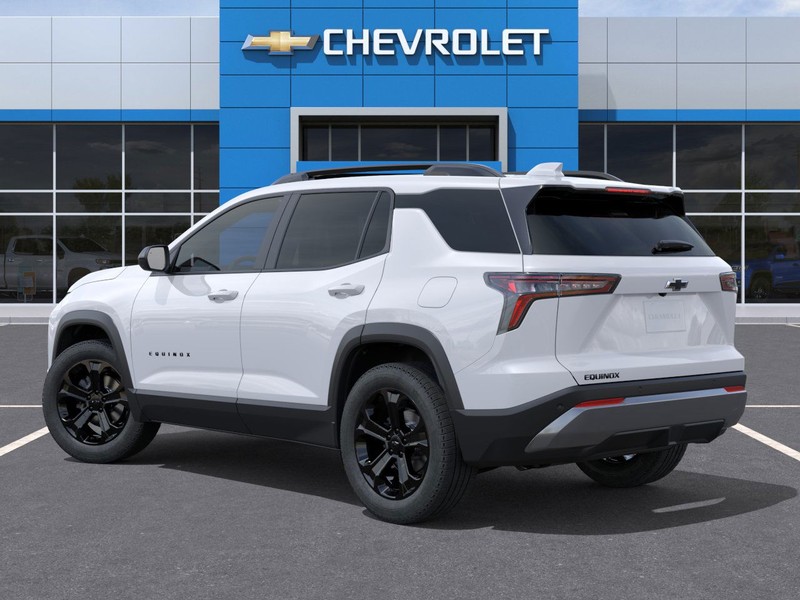 Chevrolet Equinox Vehicle Full-screen Gallery Image 3