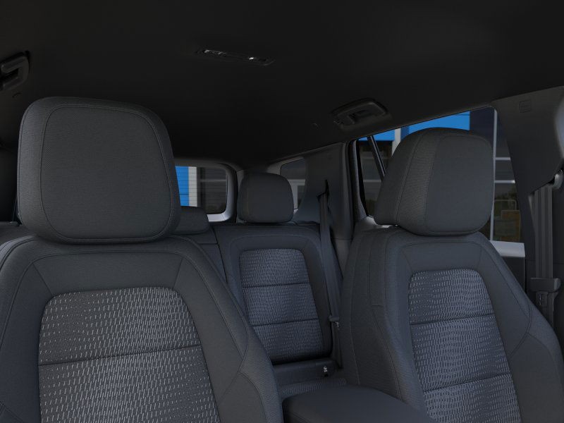 Chevrolet Equinox Vehicle Full-screen Gallery Image 24