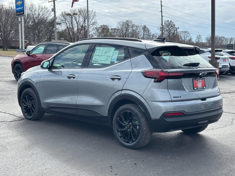 Chevrolet Bolt Vehicle Full-screen Gallery Image 3