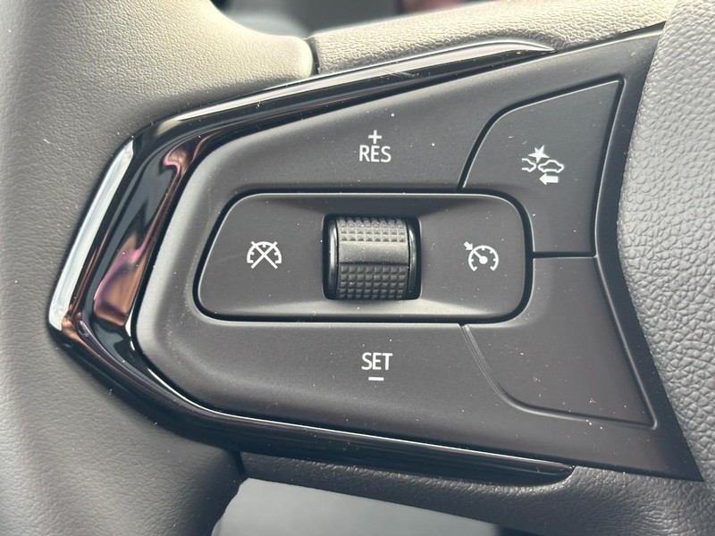 Chevrolet Bolt Vehicle Full-screen Gallery Image 12