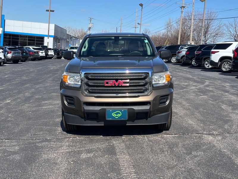 GMC Canyon Vehicle Full-screen Gallery Image 8