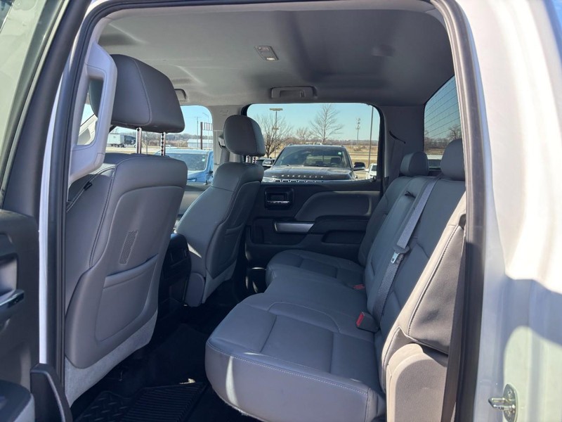 Chevrolet Silverado 1500 Vehicle Full-screen Gallery Image 10