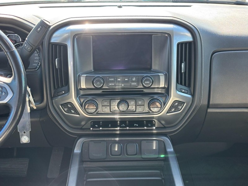 Chevrolet Silverado 1500 Vehicle Full-screen Gallery Image 13