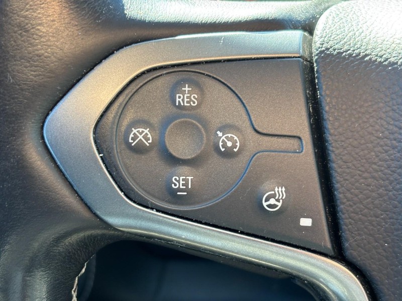 Chevrolet Silverado 1500 Vehicle Full-screen Gallery Image 18