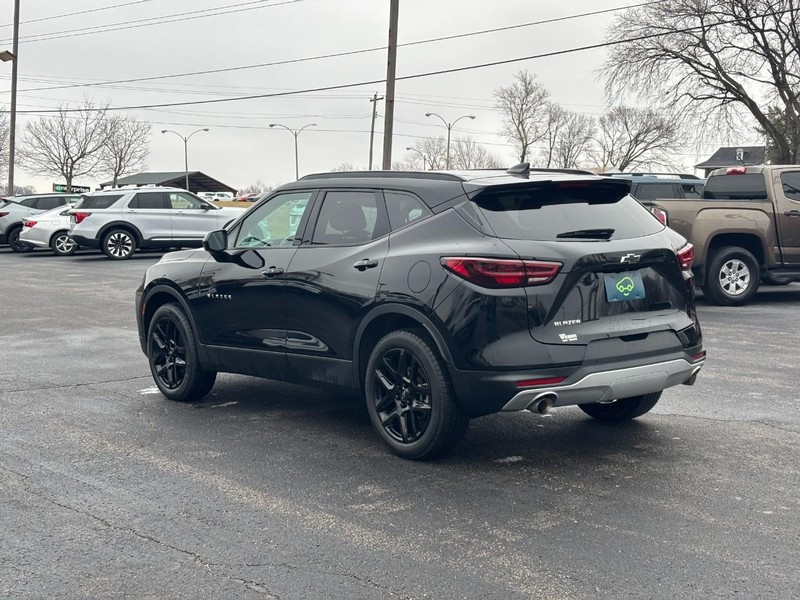 Chevrolet Blazer Vehicle Full-screen Gallery Image 3