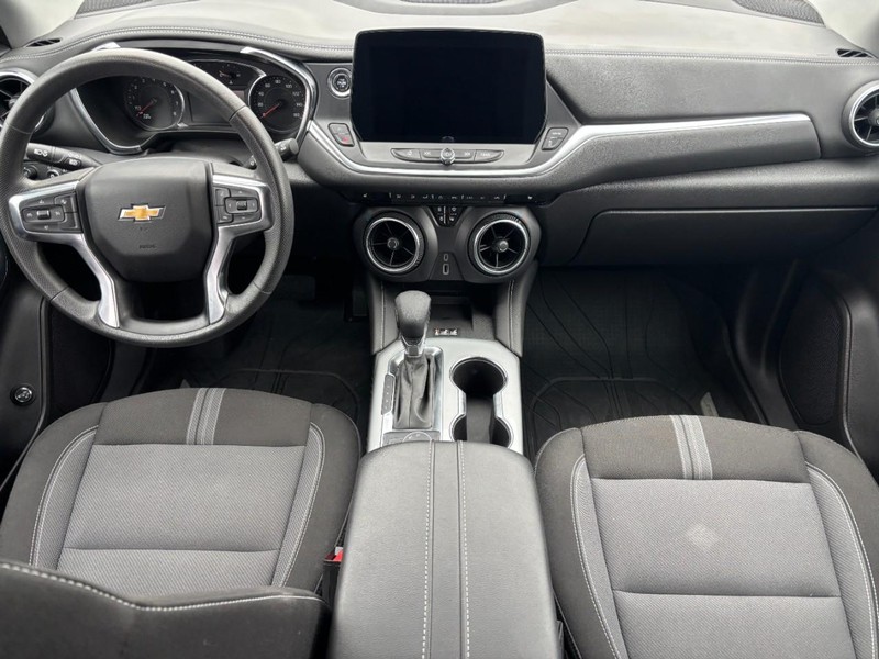 Chevrolet Blazer Vehicle Full-screen Gallery Image 11