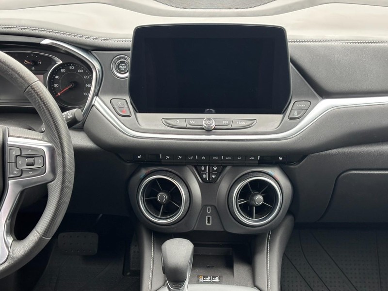 Chevrolet Blazer Vehicle Full-screen Gallery Image 13