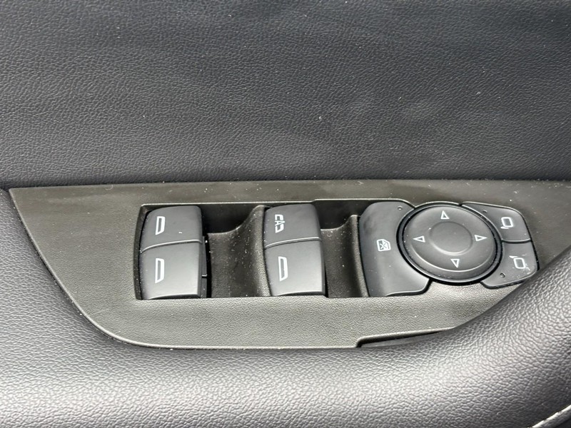 Chevrolet Blazer Vehicle Full-screen Gallery Image 16