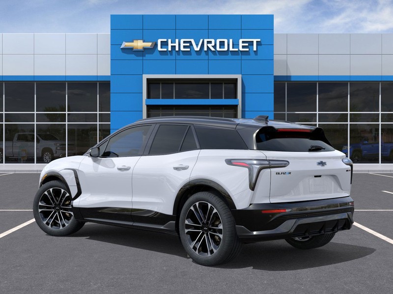 Chevrolet Blazer EV Vehicle Full-screen Gallery Image 3