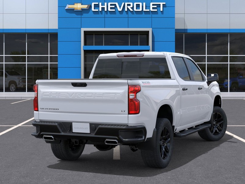 Chevrolet Silverado 1500 Vehicle Full-screen Gallery Image 4