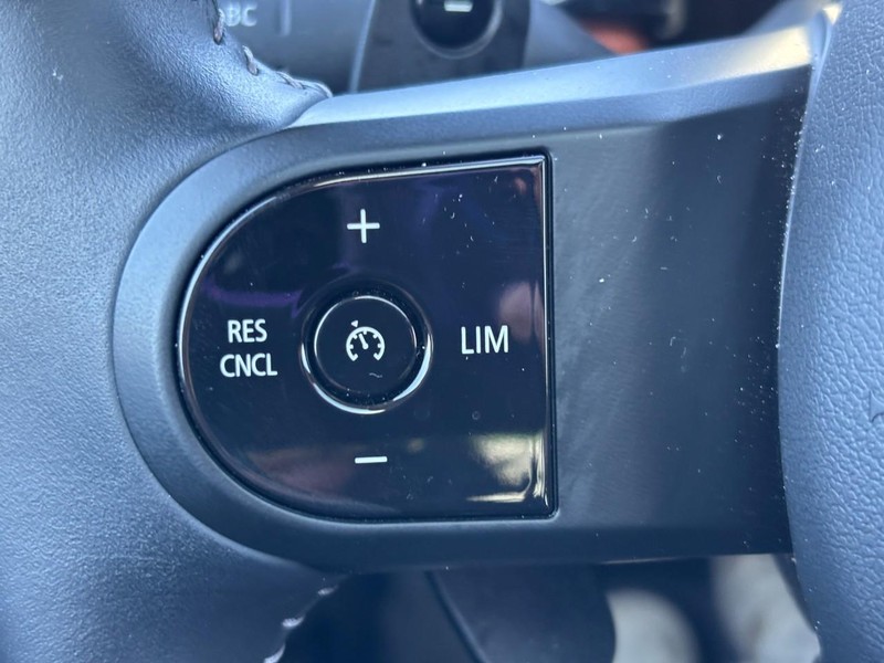 MINI Hardtop 4 Door Vehicle Full-screen Gallery Image 18