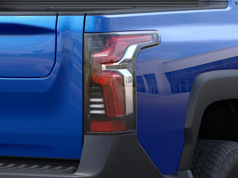 Chevrolet Silverado EV Vehicle Full-screen Gallery Image 11