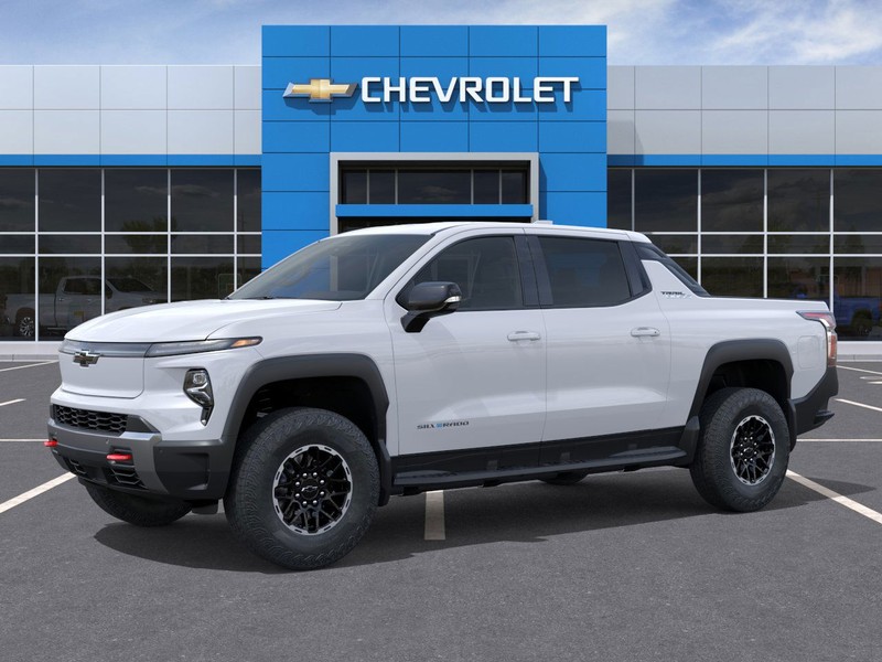 Chevrolet Silverado EV Vehicle Full-screen Gallery Image 2