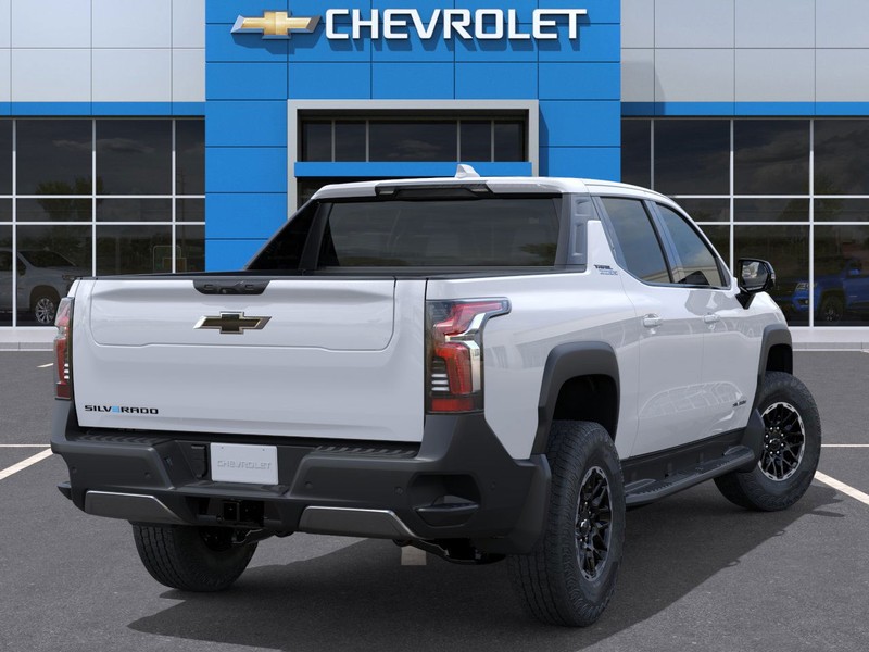 Chevrolet Silverado EV Vehicle Full-screen Gallery Image 4
