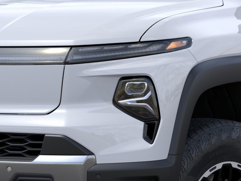 Chevrolet Silverado EV Vehicle Full-screen Gallery Image 10