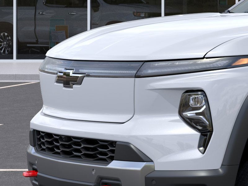 Chevrolet Silverado EV Vehicle Full-screen Gallery Image 13