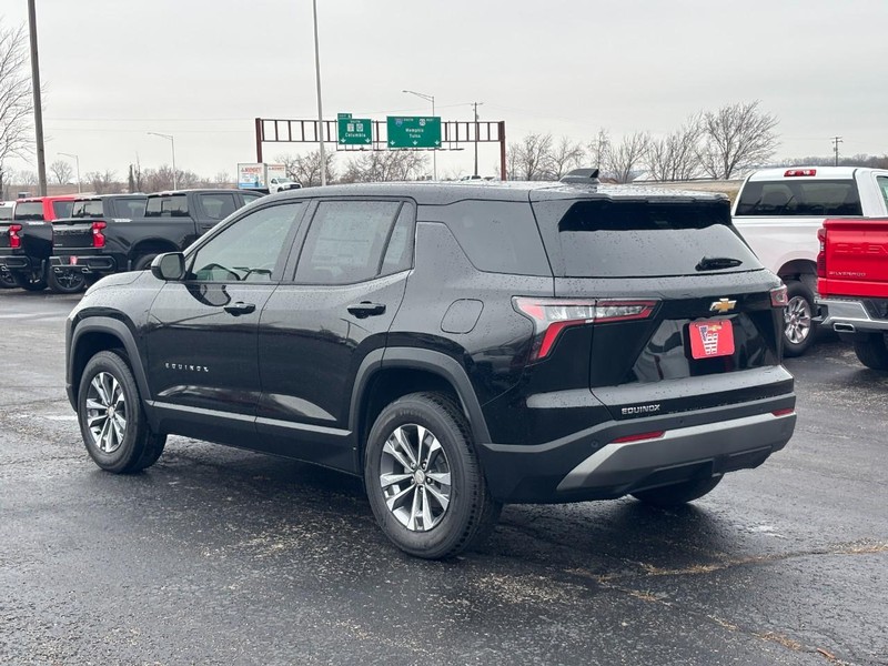 Chevrolet Equinox Vehicle Full-screen Gallery Image 3