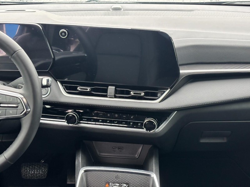 Chevrolet Equinox Vehicle Full-screen Gallery Image 8