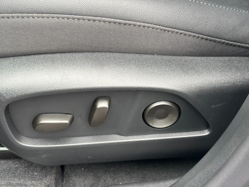 Chevrolet Equinox Vehicle Full-screen Gallery Image 10