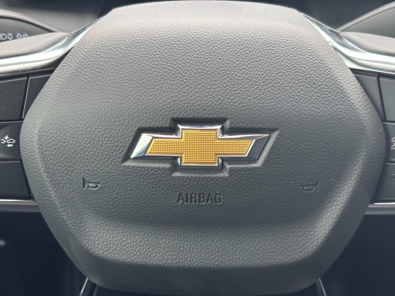 Chevrolet Equinox Vehicle Full-screen Gallery Image 13