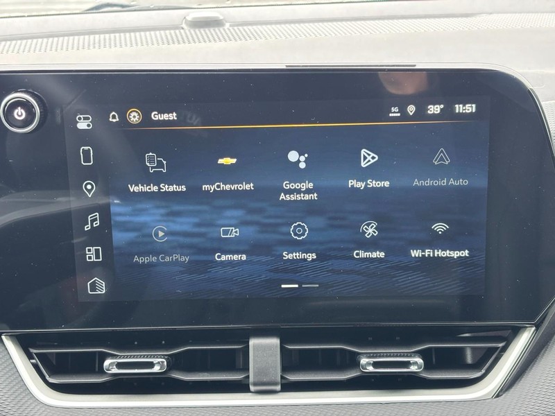 Chevrolet Equinox Vehicle Full-screen Gallery Image 16