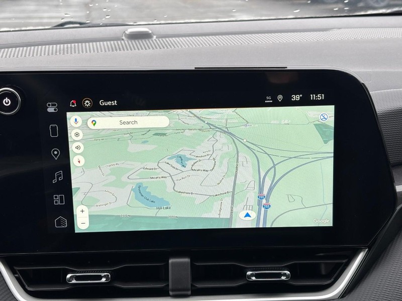 Chevrolet Equinox Vehicle Full-screen Gallery Image 17