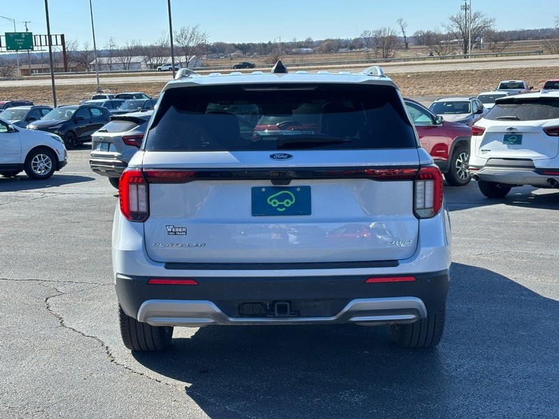 Ford Explorer Vehicle Full-screen Gallery Image 4