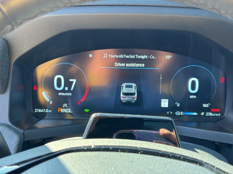 Ford Explorer Vehicle Full-screen Gallery Image 22