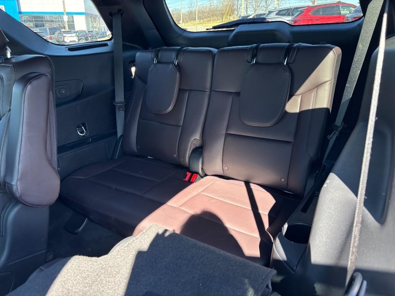 Ford Explorer Vehicle Full-screen Gallery Image 10