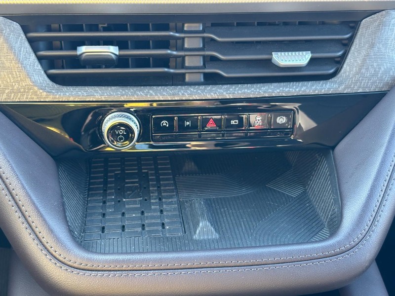 Ford Explorer Vehicle Full-screen Gallery Image 25