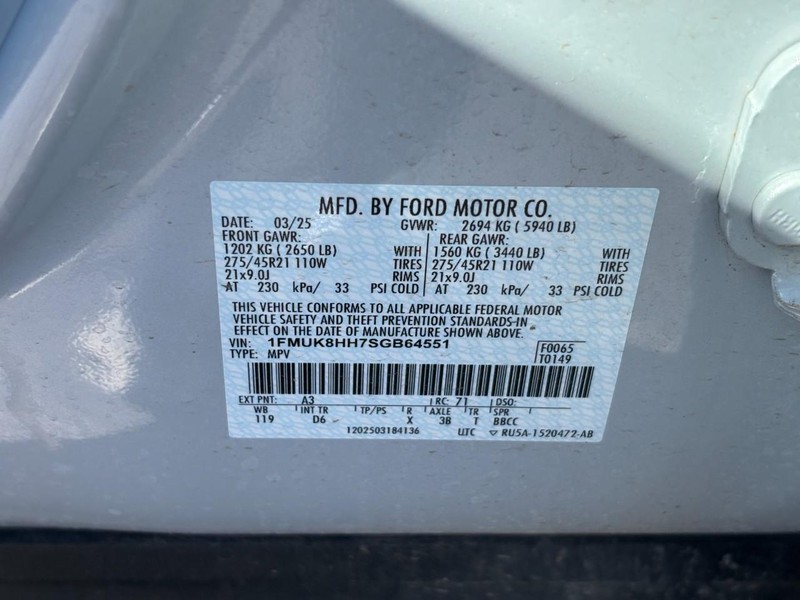 Ford Explorer Vehicle Full-screen Gallery Image 26