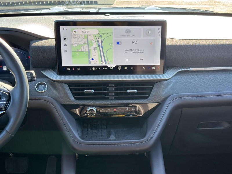 Ford Explorer Vehicle Full-screen Gallery Image 14