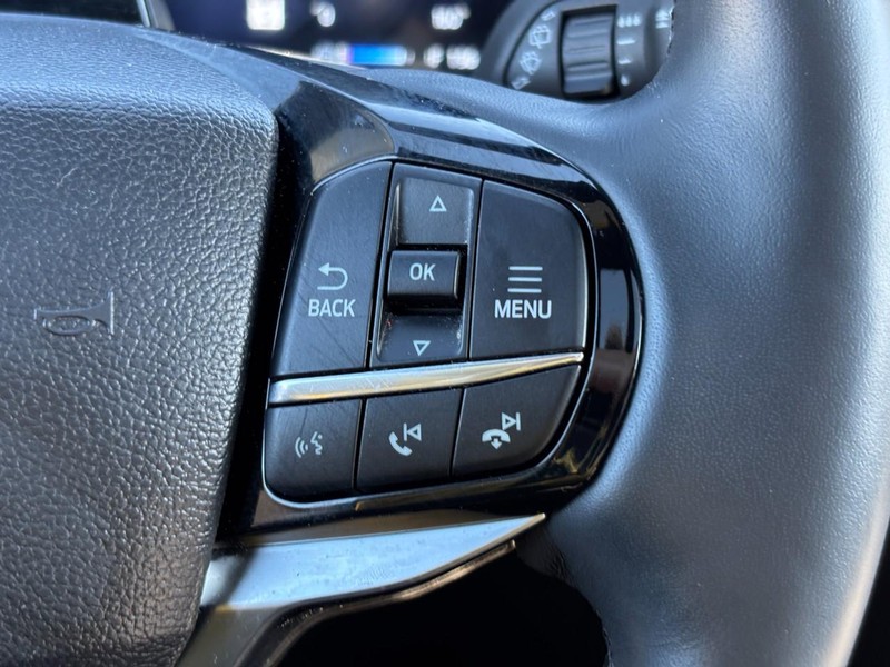 Ford Explorer Vehicle Full-screen Gallery Image 20