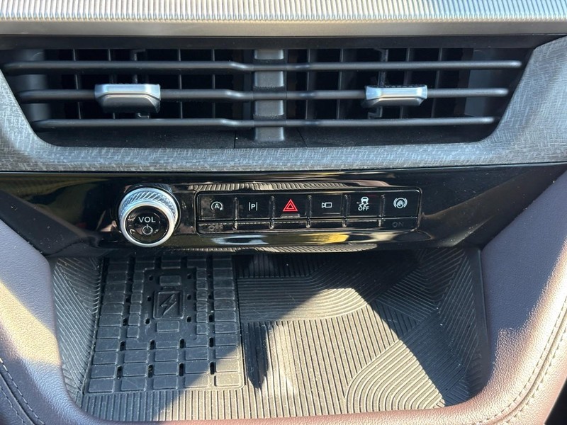 Ford Explorer Vehicle Full-screen Gallery Image 25