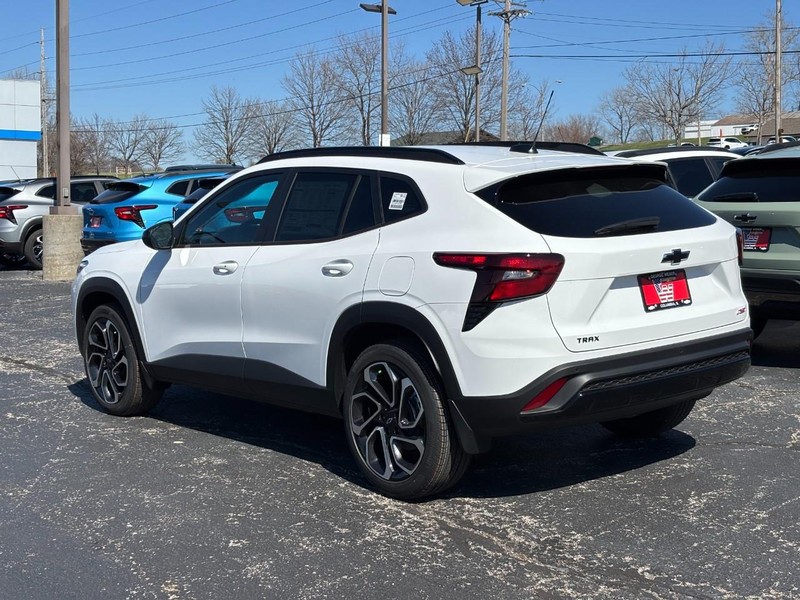 Chevrolet Trax Vehicle Full-screen Gallery Image 3