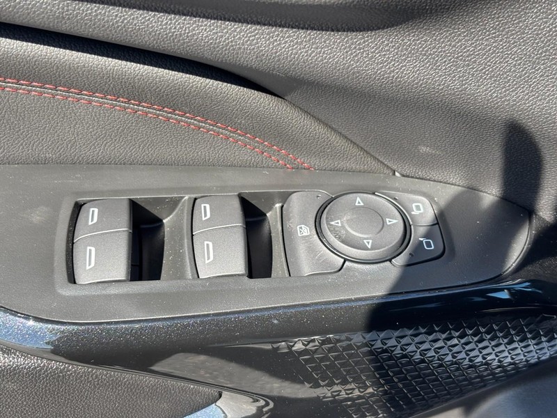 Chevrolet Trax Vehicle Full-screen Gallery Image 11