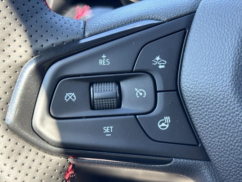 Chevrolet Trax Vehicle Full-screen Gallery Image 12