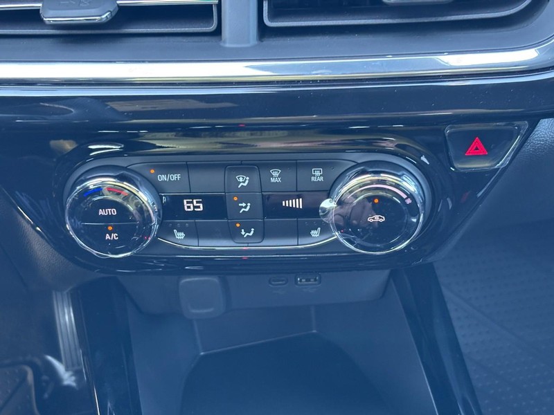 Chevrolet Trax Vehicle Full-screen Gallery Image 17